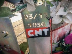 Homenaje a los afiliados a la CNT en el cementerio de Torrero
