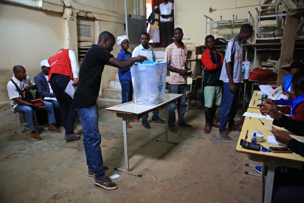 Elecciones en Angola