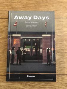 Portada del libro Away days