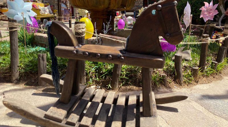 Caballito de madera con encanto