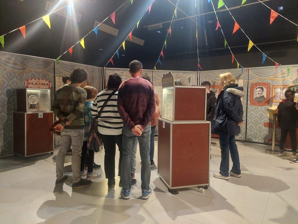 Exposición sobre electricidad en Etopia