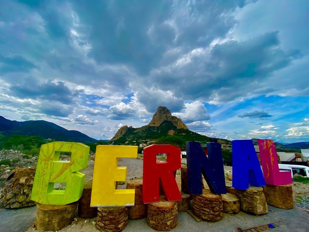 Letrero Bernal