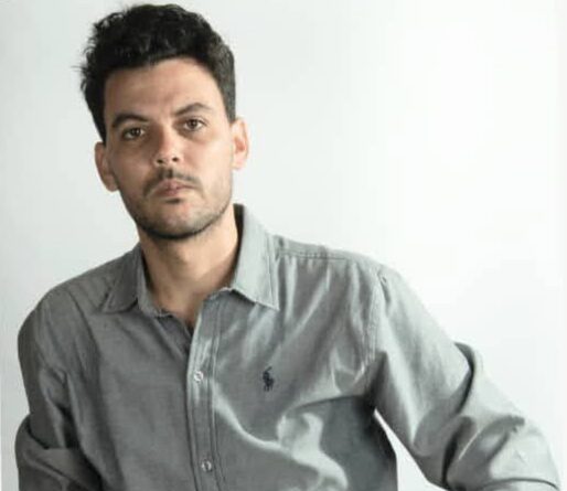 Pablo G. Lleonart, poeta y periodista cubano nacido en Matanzas en 1996, es autor de obras como Habitantes de Marte, El rumor de un lejano golpe de caballos, Casa junto a la vía del tren.
