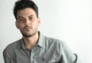 Pablo G. Lleonart, poeta y periodista cubano nacido en Matanzas en 1996, es autor de obras como Habitantes de Marte, El rumor de un lejano golpe de caballos, Casa junto a la vía del tren.